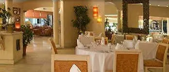 Four Seasons Fairways Otel 4*